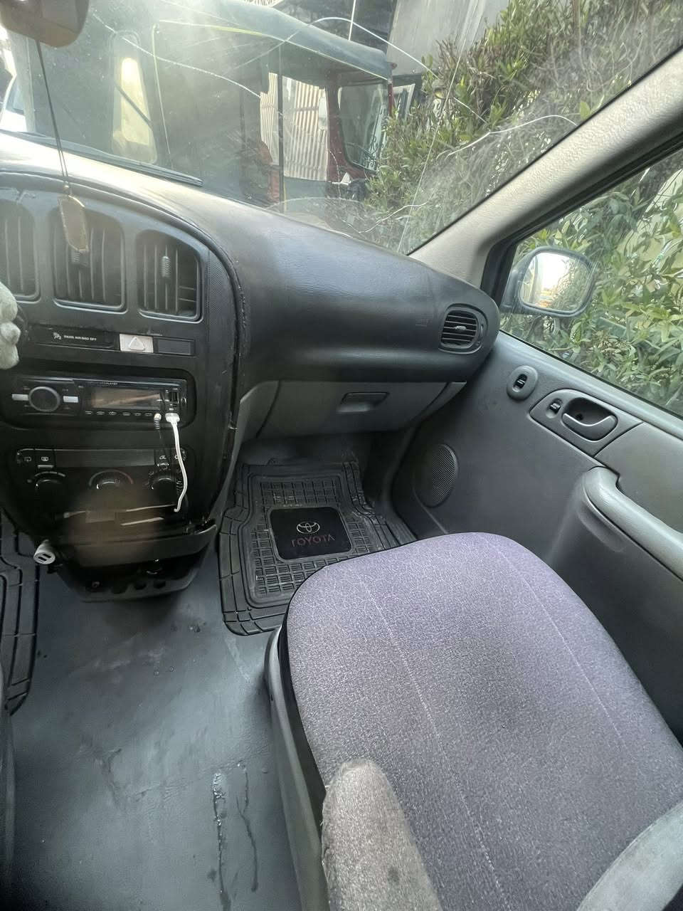 السلام عليكم
من رخصة الادمن

للبيع دوج كرفان 2007 

🚐 دوج كرفان
📅 موديل 2007
🪑 7 راكب
⚙️ بتره
🎨 اللون رصاصي
📄 رقم بغداد / مشروع وطني
📝 سنوية باسمي – تحويل مباشر

✅ مكفولة من صبغ وتبديل
✅ تخم تايرات أمامي
✅ الخلفيات نظيفة
✅ جام كهربائي

السيارة مرتبة وجاهزة للاستخدام، مناسبة للعائلة أو الشغل،
🔍 جاهزة لأي فحص

💰 السعر: ٦٥ 
↔️ بيها مجال بسيط للجادين

📞 رقم الهاتف: ***********
