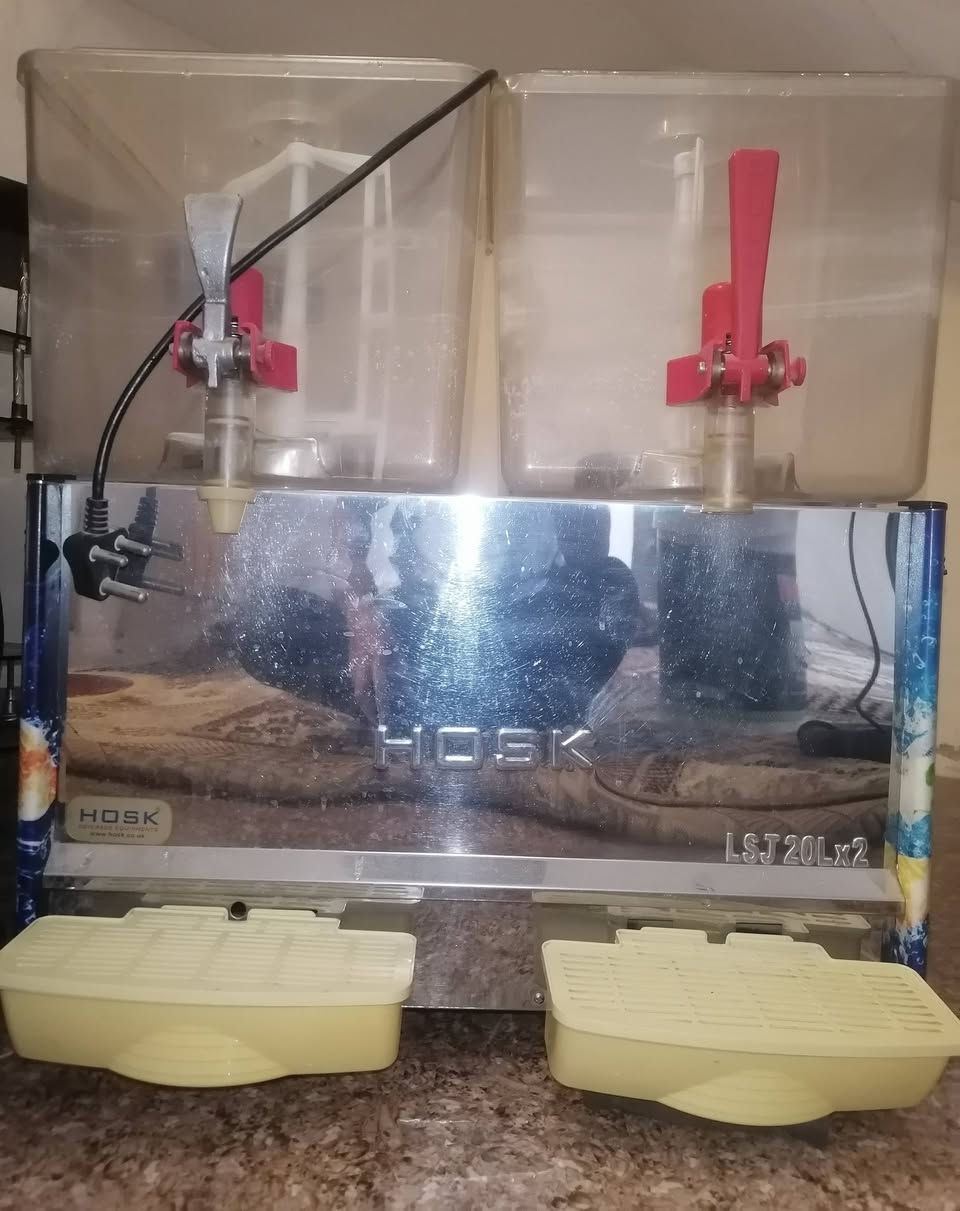 اسلام عليكم ورحمة الله وبركاته
مكائن ازبري وشربت للبيع شغالات ونضافة فول وخير من الله مكانهن بعقوبة تحرير للاستفسار اتصال عل رقم *********** بيه خير ويدلل
وتحياتي 🤍
