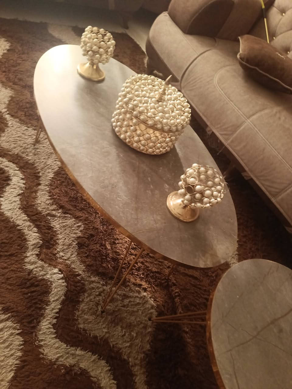 عندي ظبلات البيع مع ميز والسعر 25 والاتصال***********
