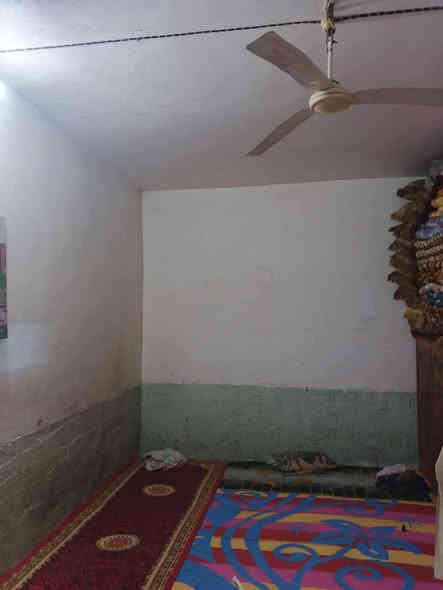 سلام عليكم بيت البيع الرميثه 
حي الصادق  قرب جامع ال هجام مساحه ٤٠٠ متر زراعي بي إقرار محكمه بي ٤ غرف صاله براني ١٠ في ٤ مطبخ مقرنص بلباب حمامات داخلي وخارجي السعر👈 خاص 👉*********** واتساب أو اتصال
