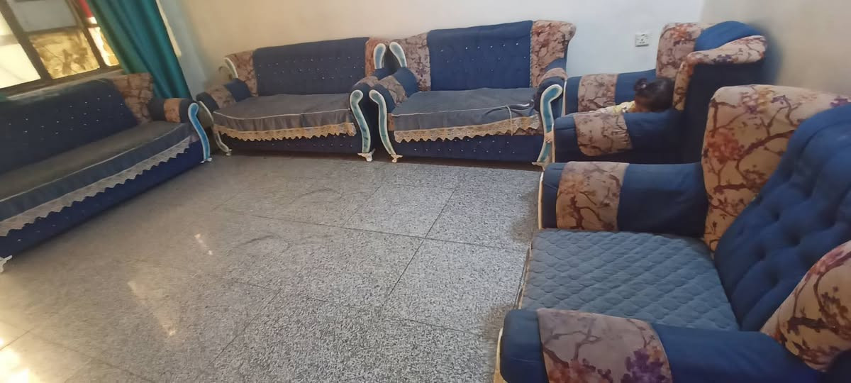 اغراض للبيع مكاني الدوره المعلمين تخم عشر مقاعد ١٥٠ دولاب السنك مرمر ١٥٠غساله ١٢كيلو سامسونك شغاله ولاداخله تصليح ب ٨٠ طباخ شغاله والفرن هم شغال بي عيب بسيط وقابل مابي غطاء جام ٦٥ويلي ياخذو هوا والدبه مال غاز احسبو اب ١١٠والدبه متروسه بلازمه هوا الميز حجم ٤٦ اب ١٩٠وثلاجه شغله وتجمد ١٠٠ وبيها مجال بسيط مستعجله علبيع والمو شراي لايراسل


**إذا كنت صاحب هذا الإعلان وتريد حذفه لأي سبب، رجاءا أرسل رسالة إلى الدعم الفني**