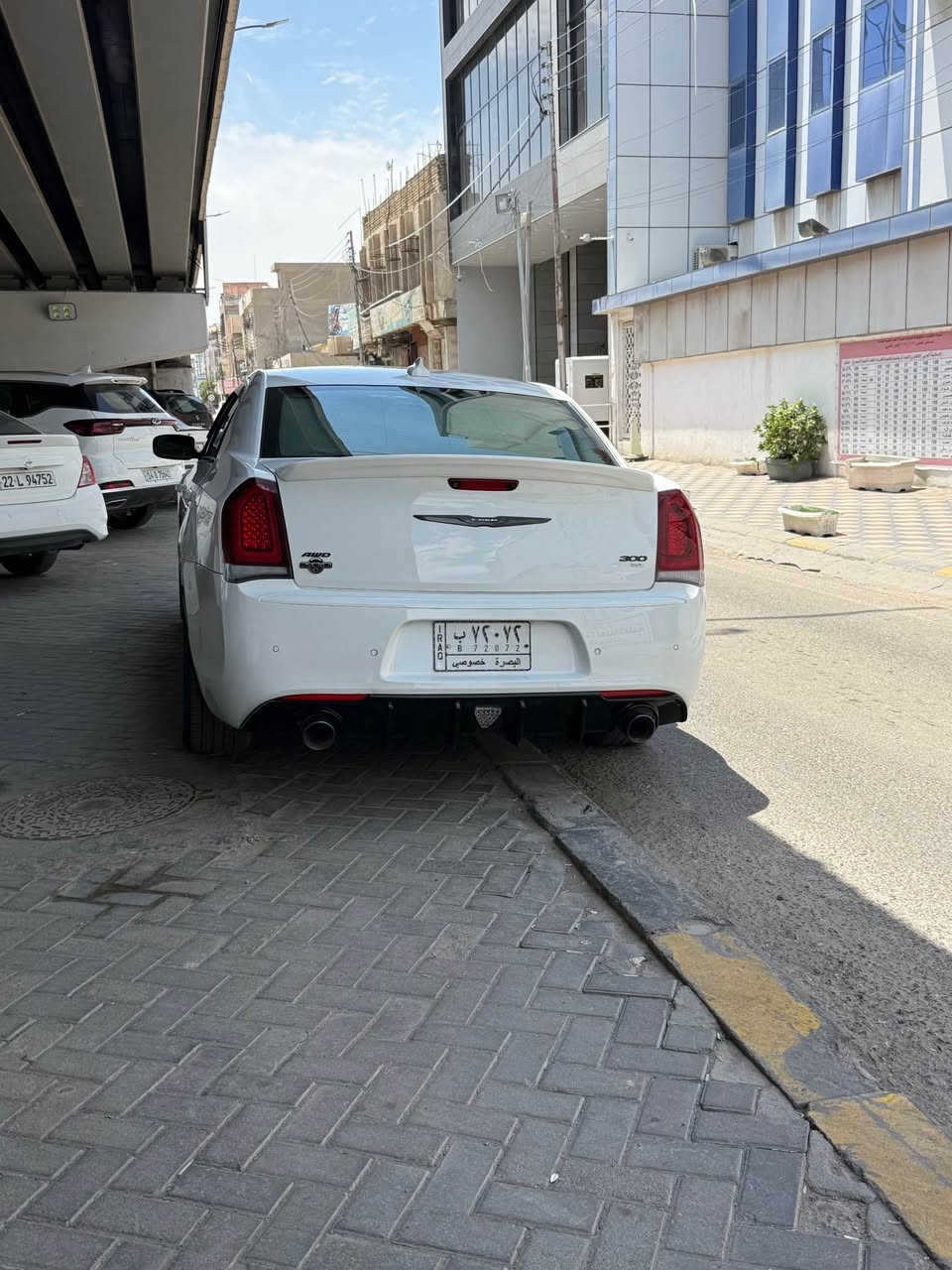 اوباما موديل 2021
رقم.بصرة تحويل ثاني يوم   

بيها قطعتياً مبدلات البنيد والباب الخلف السائق 
مواصفاتها حساسات خلفي امامي ونقطه عمياء 
شاشة تحكم بلستيرن 
تدفئة بلكشنات 
فور ويل السيارة
ايرباكات كلها سليمه
سيارة جاهزة مكينة كير حدادية  تبريد 
مابيها اي نقص 
سعر 245وبيها مجال للشرراي. 
***********
مكاني بصرة Singapore
