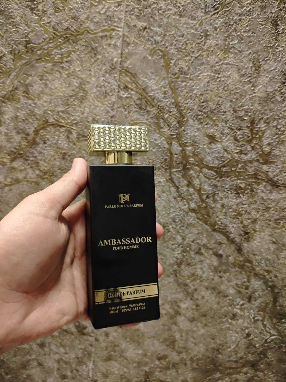 السلام عليكم 🌹
للبيع فقط 
عطور اغلبها مستخدمة تجربة فقط وكلها ماستر 
الغلاف  متوفر عدا العنبر الملكي الغطاء ماموجود فقط اما الباكيت موجود


**إذا كنت صاحب هذا الإعلان وتريد حذفه لأي سبب، رجاءا أرسل رسالة إلى الدعم الفني**