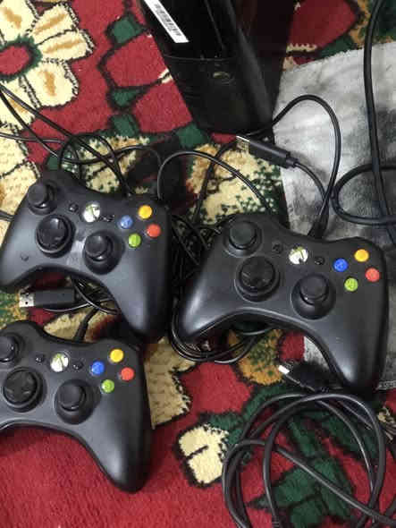 اكس بوكس 360 للبيع شهرين مستخدم مع ثلاث جوستكات  يوجد معه  دات شو     السعر145   المكان ديالى خان بني سعد يوجد توصيل. رقمي ***********
