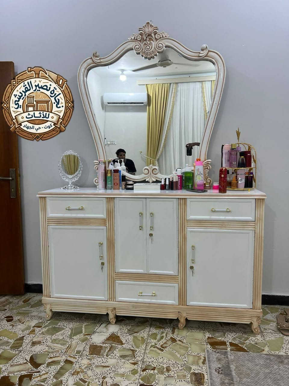 نجارة نصير القريشي للأثاث 
لـــكــي نــجــنــي الســـمــعـة الحـــسنـة والجــودة فــي العـمل المــنجز نحن نـدع اعمالنا تتكلم 🔨

‏‎تحفــة فنيه مميــزة مع تصميم وتنفيذ راقي يملأ المكان 👍
🪶🪶🪶
العنوان.. كوت حي الجهاد شارع النجارين معرض نصير القريشي ابو ضياء للإستفسار*********** ☎️
‏‎جمالا وأناقة
