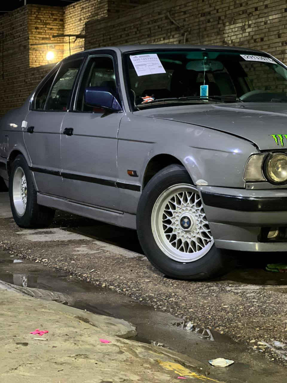 يالله بي ام سياره حلوه نضيفه مانقصه اي شي سياره حلوه مكينه كير اوتماتيك مكينه مفتوح سياره جاهزه حداديه جديده كير مكينه جديد موديل 90 /(525)سياره كفاله عامه سياره عوزه فقط سايق امأ الباقي كله عله وضع الشركه فولل ***********
