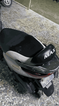 اكزز للبيع مكينه بلاديه ممفتوحه خرسه ادامه كامله نقصها بس ستان تعليك وعداد مكسور الكيج مال بانزين شغال الدراجه نكره بكل وقت سعرها 650 مكاني بغداد الكاظميه 
واتساب ***********
