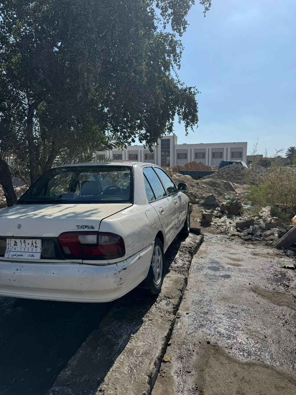 سلام عليكم سياره براتون للبيع موديل 2004محرك وكير وصدر امامي وخلفي و يطارات
مكفوله ملاحضه الكشر يحتاج ملاحضه الرقم ***********السنويه ب أسمنه السعر 45 مكان بغداد البياع
