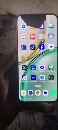 للبيعHONOR X9dوكع وصار بي سواد بل شاشه شويه يشتغل طبيعي مابي اي مشكله ...