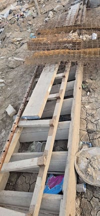 درج كهرباء ودرج تصعيد مواد وسكلة وابراج عنوان  شطرة الحولي فرع محطة ال...