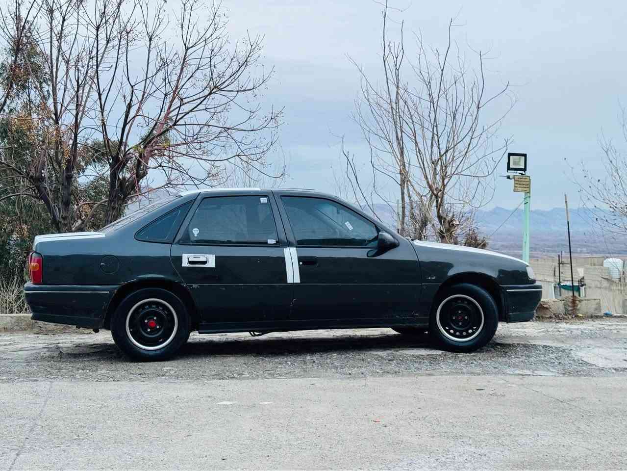 ئوپل فيكترا موديل ١٩٩٠ مةكينة ٢٠ بي دةعمو ليدراو سلایتە
Abs
ئیفلۆکەپسە
سةنةوي بةسةر چوة وةكالة بةشةرت جوار تايةو ويلي نوي لةسةرة توندو تولة بێشو پشتي تازة داگيراوة سيارةكة بي فةسروفة شوين كوية *********** فايبةري لةسةرة. برام كويسينجاك, أربيل
