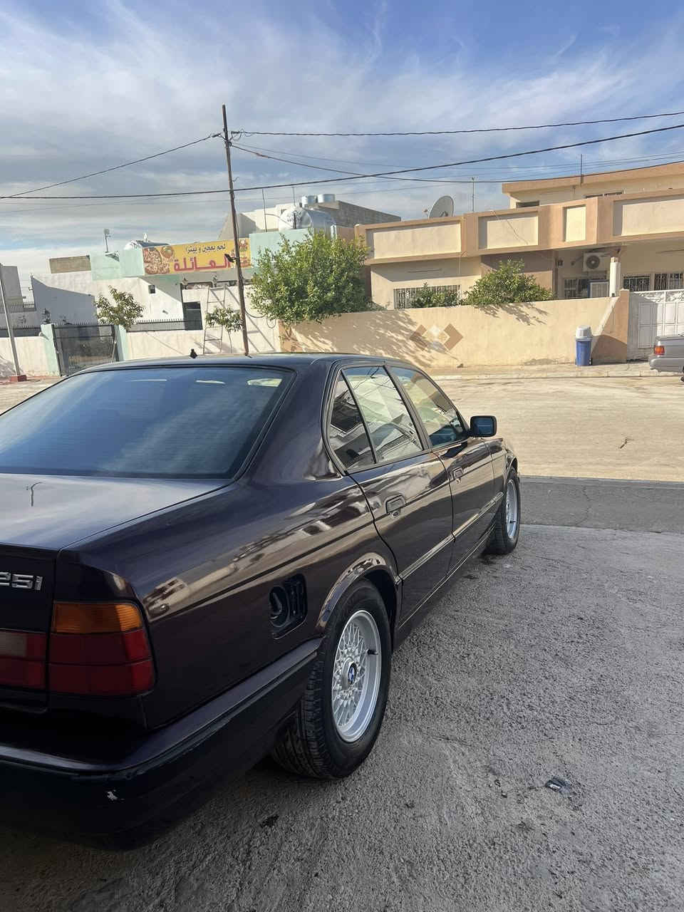 BMW 525
_ ويل خلية اصلي 

- اصل بليته 525 
- اربعة جام كهرباء
- موديل سيارة 1993 
- رقم و سنوية جديد 
- غرفة جلد اسود
- كهربائيات كله شغالة
سعر 65 بي مجال مكان كركوك 
هذا رقمي ***********
