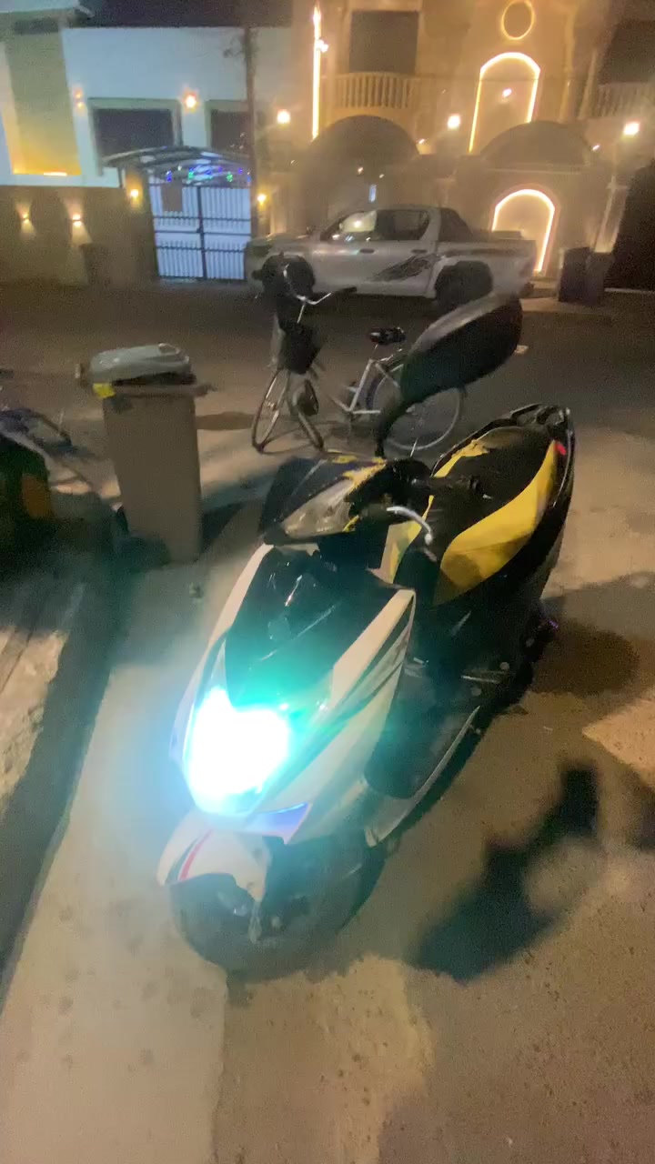 اسلام وعليكم
شباب سكنس لد صيني
دراجه بيها مكينه مال عدله
وتجي وتفحص
دراجه نقصها تنضيف كابريتر وخرز كلج 
يكلفن ١٥ الف
لان مابيها شلعه ومعدل قوي
اما مشيها حلو
ومكينه خرسه دراجه
كهربايات كامله مكمله من طول لطول
سعرها مناسب ب ٢٢٠ وبيها مجال
مكاني بغداد الغزاليه


**إذا كنت صاحب هذا الإعلان وتريد حذفه لأي سبب، رجاءا أرسل رسالة إلى الدعم الفني**