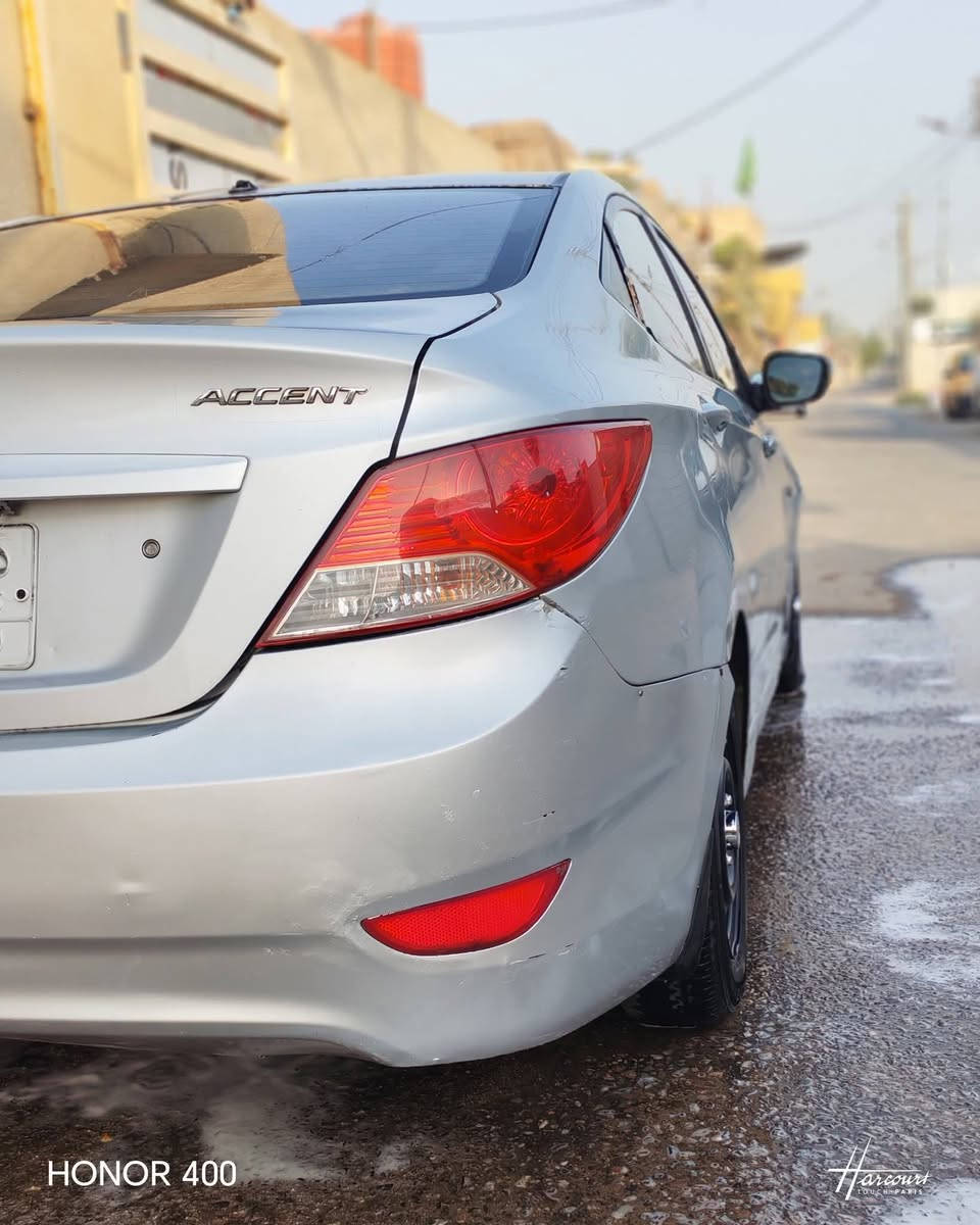 سلام عليكم 
اكسنت موديل 12 خليجي 
مكينه 1600 
رقم بصره تحويل ثاني يوم 
سياره بيه صبغ حزام 
ويحتاجله دعاميه اماميه 
بسعر مناسب بيع او مراوس عادي
للاستفسار ***********
