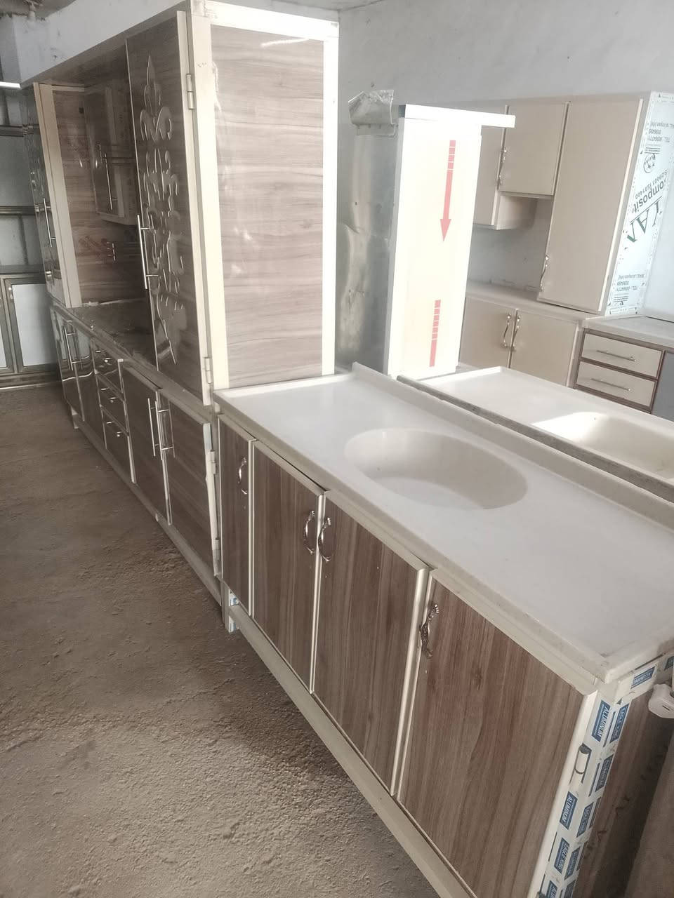 كاونترات مستعملة للبيع العنوان بغداد ابو غريب الزيدان الستفسار خاص او اتصال ***********بي وتساب  ***********
