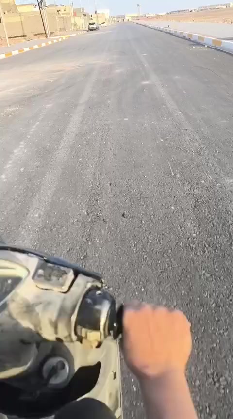 سلام عليكم ماكس عدله للبيع مفتوحه كهربائيات شغاله وسلف وهندر  هورن باتري  تايرات جدد صالنصه اف هم  الدراجه نكره  شلعه ومشي خير من الله   الكفر شوفة عينك السعر 450 بيها مجال قليل العنوان بسماوه ال معالي قرب محطة الغاز  الرقم ***********
