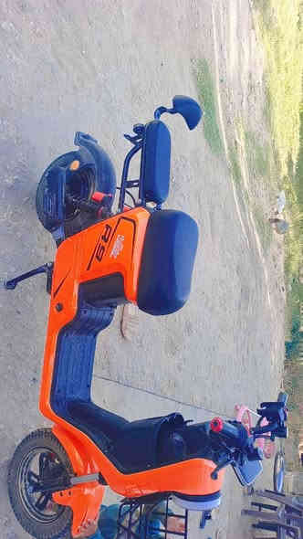 سلام عليكم R9 جديد ونضيف ومصاله شهر وريظ ابيعه لن متوازي السعر 500 وبي مجال قليل مكاني يم بانزين خانه الفنديه *********** مامتواجد علفيس
