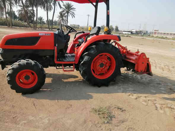 السلام عليكم من رخصة الادمن مكينة كيوتي للبيع مع رفاسة وفدان وصندوق الادوات المكينة مكفولة گير محرك اكسن بيهة كتاب استلام السعر 19 مليون العنوان واسط الصويرة ناحية تاج الدين للاستفسار الاتصال على الرقم التالي ***********
