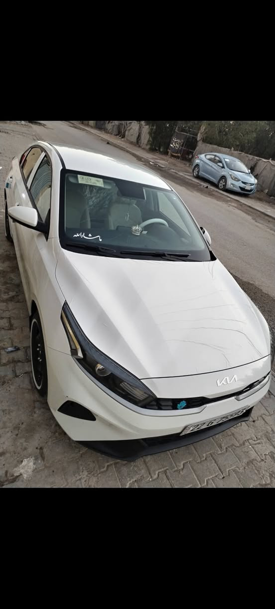 سلام عليكم
سيراتو 22 نص فول بارد قليل مكانين قليل فقط لباقي كلهه كفاله السعر 165 
 المكان نجف الاستفسار ***********

