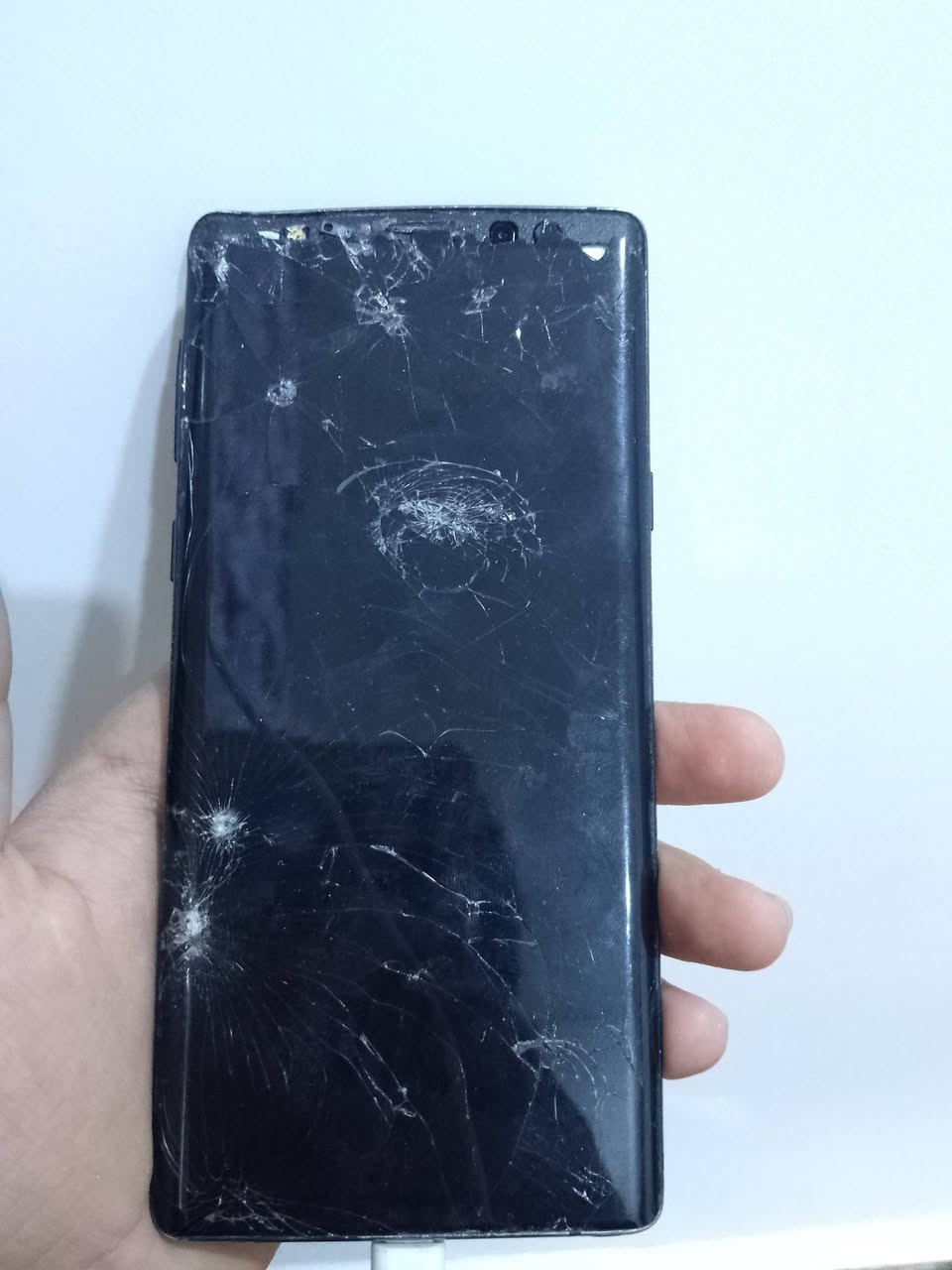 سلام عليكم مبايلي سامسوك نوت 9 جهاز شغال بس شاشه وضهر رايدلهن تبديل الباقي كله شغال جهاز اسمه سامسوك ذاكراا 128 عشوايه 12 مكان نجف حولي شارع 30 الثاني سعرااا تطيني نعم الله *********** بي واساب
