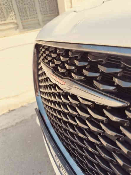 سلام عليكم كرايسلر S300 خليجي
موديل2023  خليجي السياره كفاله عامه رقم اربيل  تريد وكاله تريد تحويل حاضر السياره كلها مغلفه ppf يم مركز باركورد.
السياره امغلفه ارضيتها جلد  سياره كارتون واحلى من صور بهواي 
السياره ماشيه25 الف 
وكالة هارلم .
مواصفات الخليجي معروفه . كشنات تدفئه تبريد استيرن تدفئه . رادار 360 درجه .عدسه دواره .كشنات خزن ميموري  .قيادة ذاتيه .مثبت سرعه  .دمام خلفي .... وهواي مواصفات بعد .
  السياره  ضايفيلها كاربلي عرض شاشه ..
 ------
مكان السياره البصره .
تفييدك السياره اهلا وسهلا ماتفيدك الله يرزقك بالاحسن .
 *********** واتساب موجود
السعر390 بيها مجال قليل وبخدمتكم
