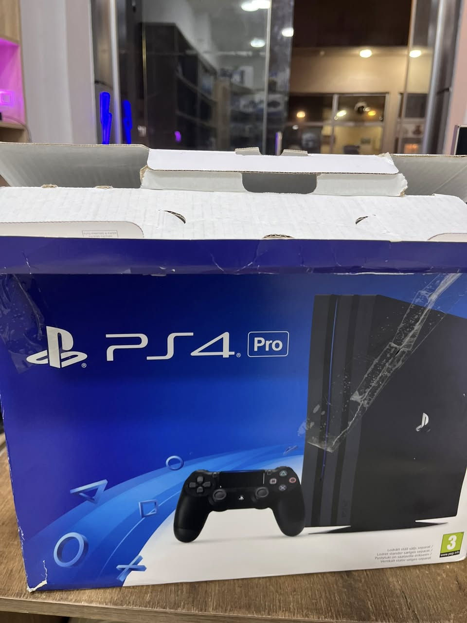 بلي فور برو

4k PS4 pro 1t 
واحد تيرا بيه 20 لعبة قوية
كامل ملحقات كرتونة وتفاصيل
جهاز لوك بمعنى الكلمة
1000 كيكا
توصيل موجود
سعره 325
ثابت السعر رجائا
***********
