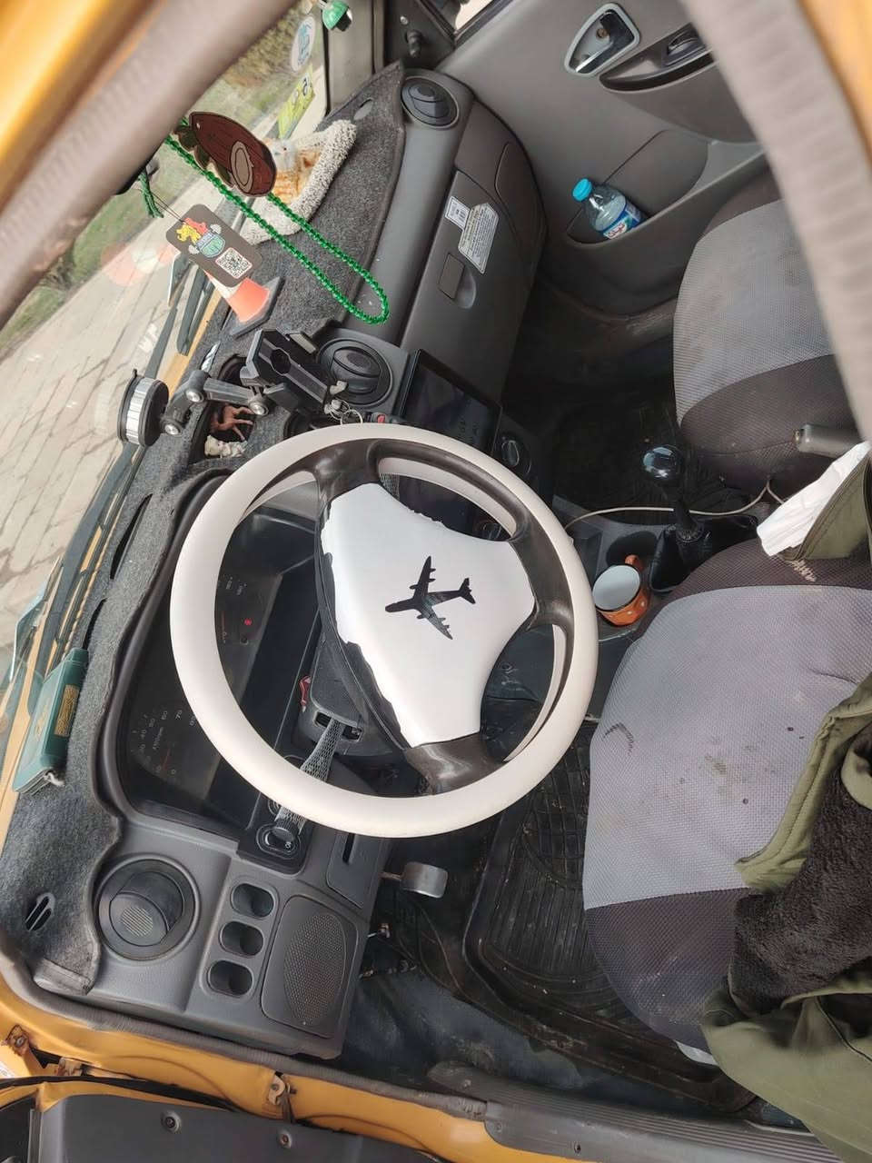 سلام عليكم ورحمة الله وبركاته
سياره سايبه للبيع 2012 سنويه بسمي جديده
هيئه غرامه( صفر) كاربون بانزين السياره نضيفه مكينه كير شرط ولاستفسار عل رقم 
( *********** )
(***********)     مكلف بل نشر. خابر عل رقم وستفسر. صديقي.
