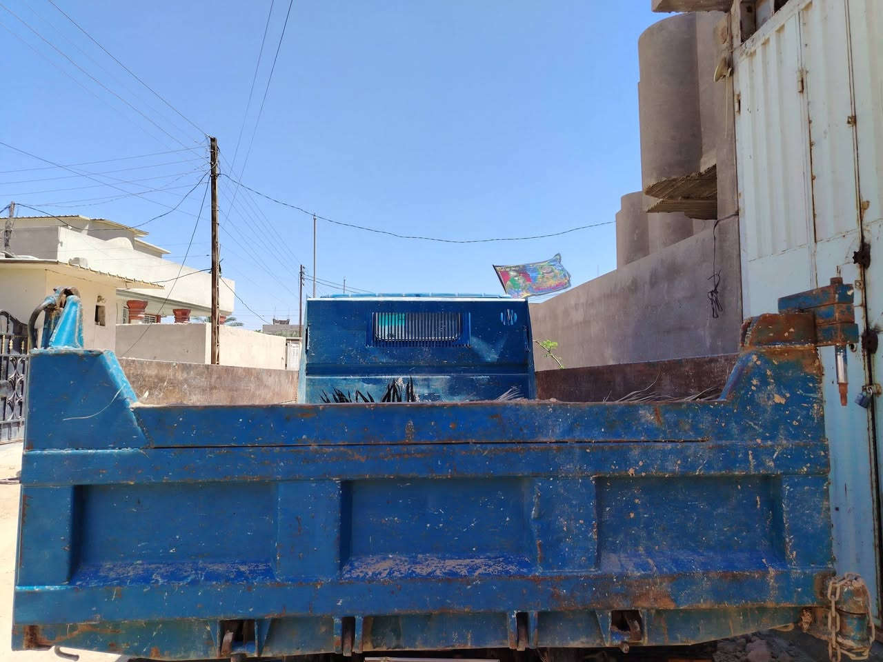 كنتر بزون قلاب. 
  رقم كربلاء مشروع وطني 
   موديل ٩٥
   ممكينه ٣٣
   ١٠٨ دبدوب
  تخم تاير چوبلس 
 العنوان كربلاء گنطرة السلام 
***********
***********
