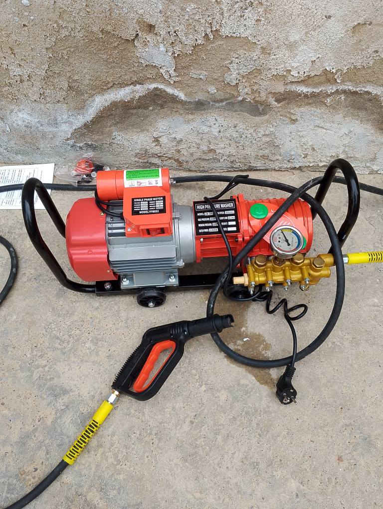 فارة غسل السيارات جديدة مستعمله مره وحده السعر 140 مكانك بغداد الاتصال على *********** بغداد, العراق
