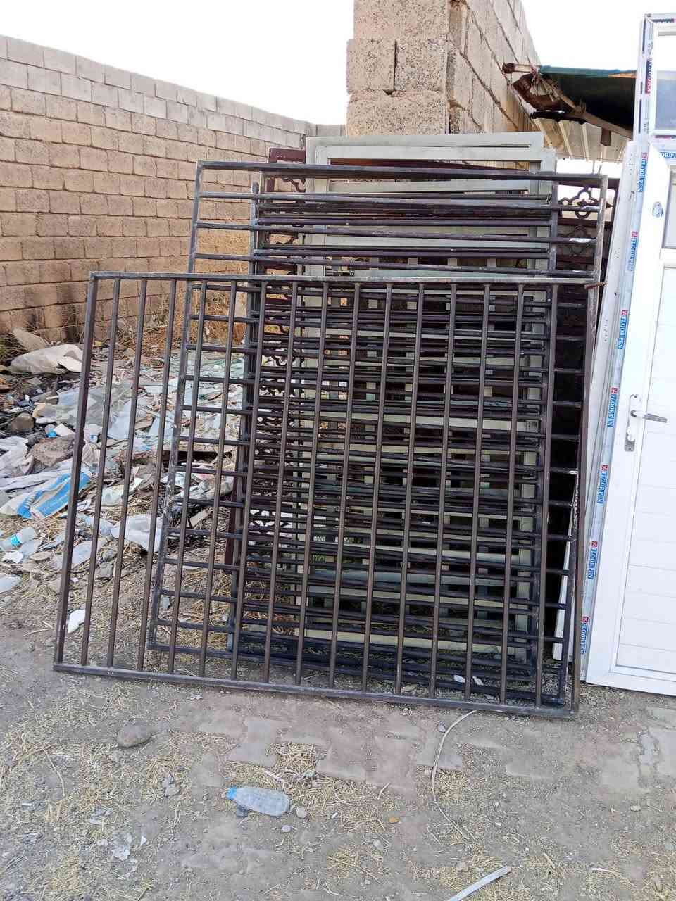 تم وبحمد الله وصول وجبة جديدة من الابواب والشبابيك المستعملة التركي الاصلي سراي الوان ابيض وصاجي مع كتائب شبابيك وابواب تركي درجة أولى مع توانكي ماء مستعمل ومبردات موقعنا الحويجة طريق المنزلة مقابل قاعة ليان للاعراس ***********
