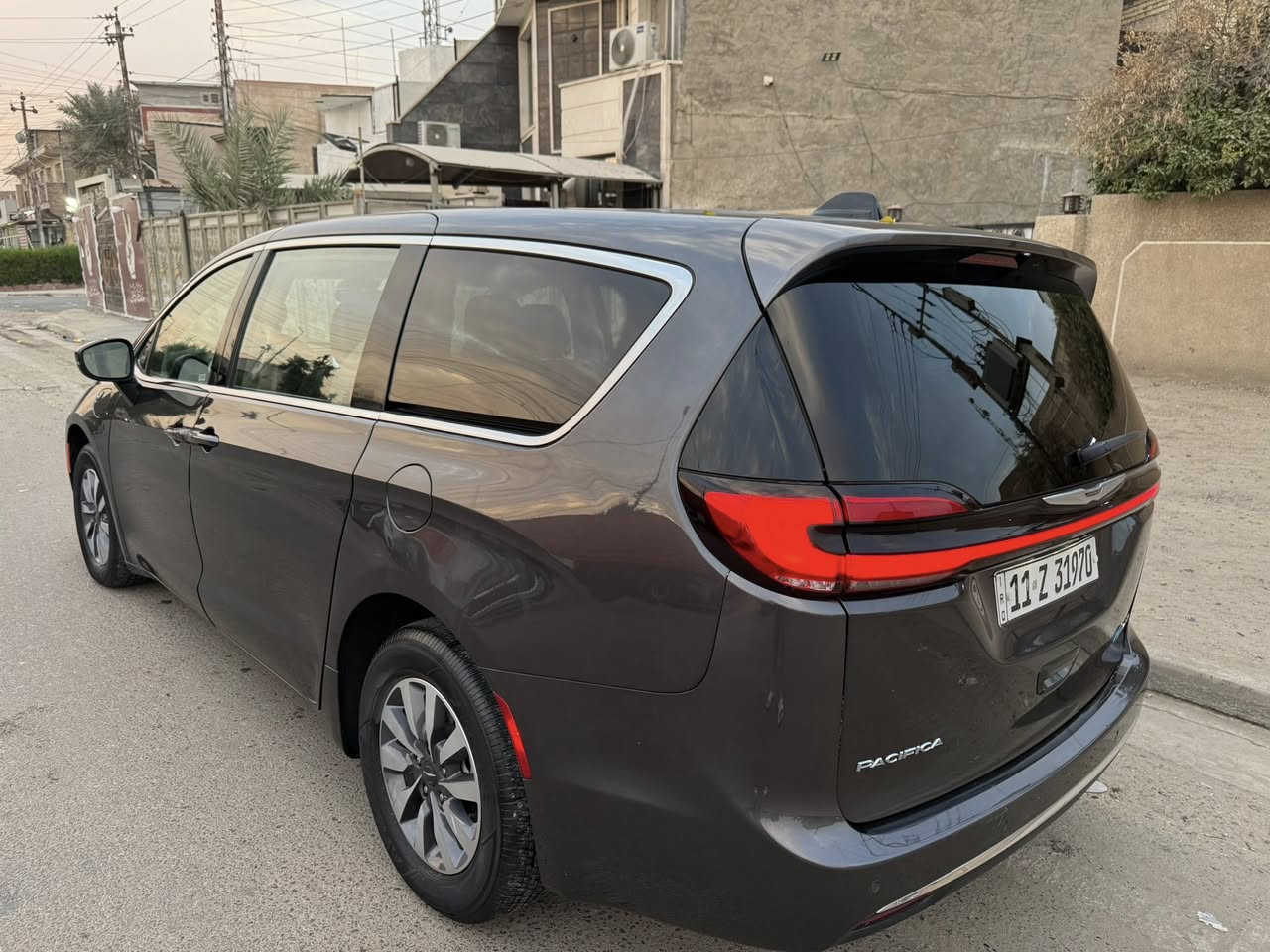 كرايسلر باسفيكا هايبرد 2023

ماشيه 48 الف

داخل جديد جدا 

• محرك 3600 

• تبريد 3 قطع

• ابواب كهرباء

• صندوق كهرباء 

• كشنات سياحي 

• شاشة 

• ٥ ابواب بصمة 

• نظام car play واندرويد اوتو

• توقف ذاتي 

• منافذ تايب سي 

•  منافذ USB

• رادار امامي 

السيارة كاملة وجديدة جدا

 محرك وكير وصدر جيد جدا 

حادث دعامية امامية فقط بدون دواخل محرك او شواصي حتى الراديتر بلادي ومواصتة الضربة

• رقم بغداد انكليزي مشروع وطني بأسمي

مكاني الشعب

السعر 235 ورقة

للإستفسار ***********
