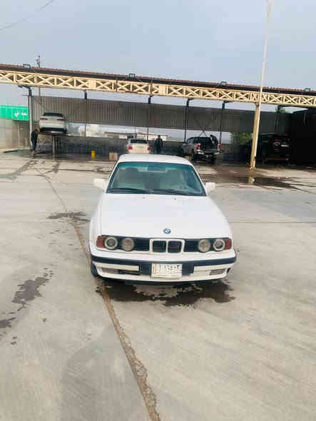 سلام عليكم ورحمه الله
بي ام 525 مفتوح موديل 92 سياره  گير اوتوماتيك كير  مكينه حداديه تخم تاير جاهزه رقم واسط ب اسمي تحويل ثاني يوم شواصي لغود كفاله  كهربائيات كلها شغاله جام كهرباء 
 سعر 37 وبيها مجال 
ستفسار أكثر
***********
