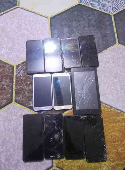 اجهزه شغاله نقص شاشة فقط القطعه ب١٠  الف بغداد الأمين الثانيه توصيل ماعندي واتساب *********** بغداد
