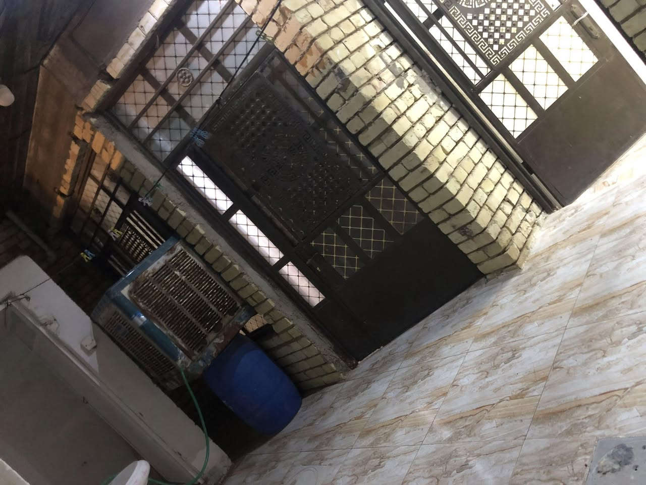 بيت للبيع  الفحامه قرب مركز الشرطه 
١٠٠ متر 
واجه ٧ نزال ١٤ 
صاله وغرفه وخدمات 
وفوك غرفه 
بفرع نزله ابو المي 
قرب جامع المعز

للاستفسار اكثر 
١١٥ 

***********
