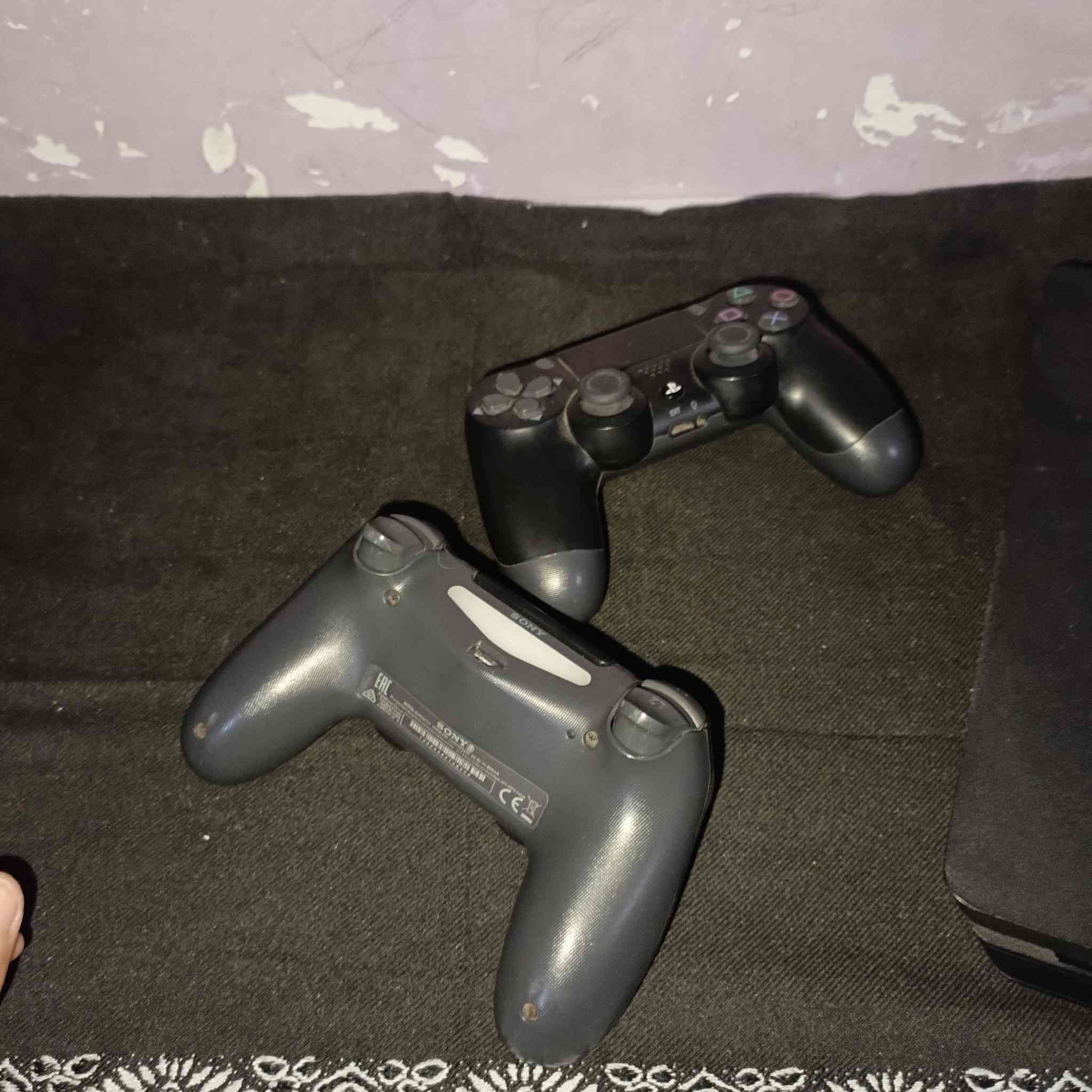 السلام عليكم ورحمه الله وبركاته بلي 4 سلم نضافه 100/100. ما مفتوح مستعمل 5 اشهر السعر 300 الف الاستفسار ***********واتساب. المكان البصره
