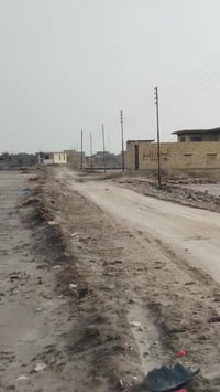 قطعه زراعي 200 م  حي الجوادين بين النزله الثالثه والثانيه خلف الملاعب ...