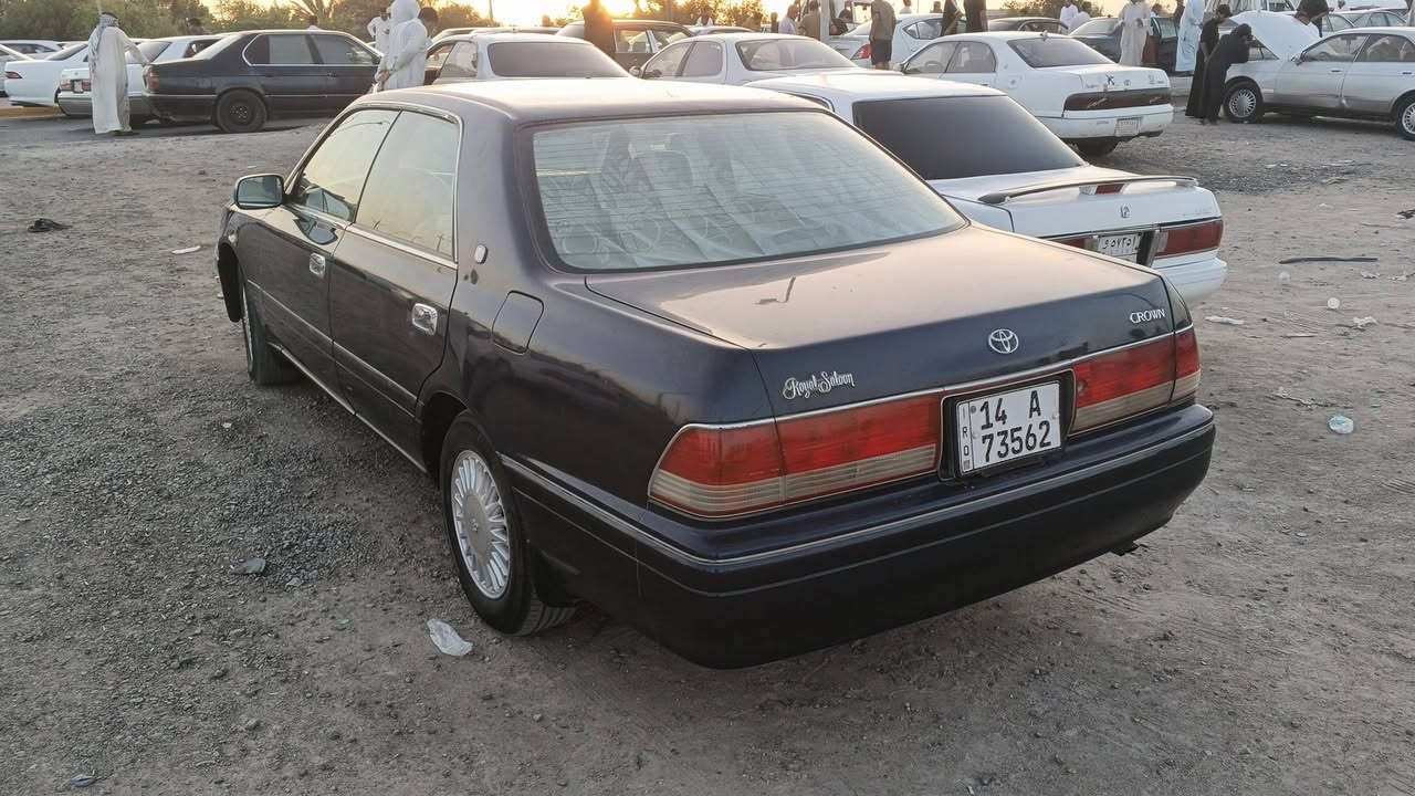 راس الثور فلات موديل 1997
السنويه بسمي  السياره مسستمه ومرشوشه جماليه 
السياره بيها كص جاملق خلفي في اليابان 
الكهربائيات كلها شغاله بس التبريد عاطل 
مكينه وكير 3000في فيتي  بلكارتون 
سياره كلش جديده  85وبيها مجال قليل 
البصره زبير  ***********
