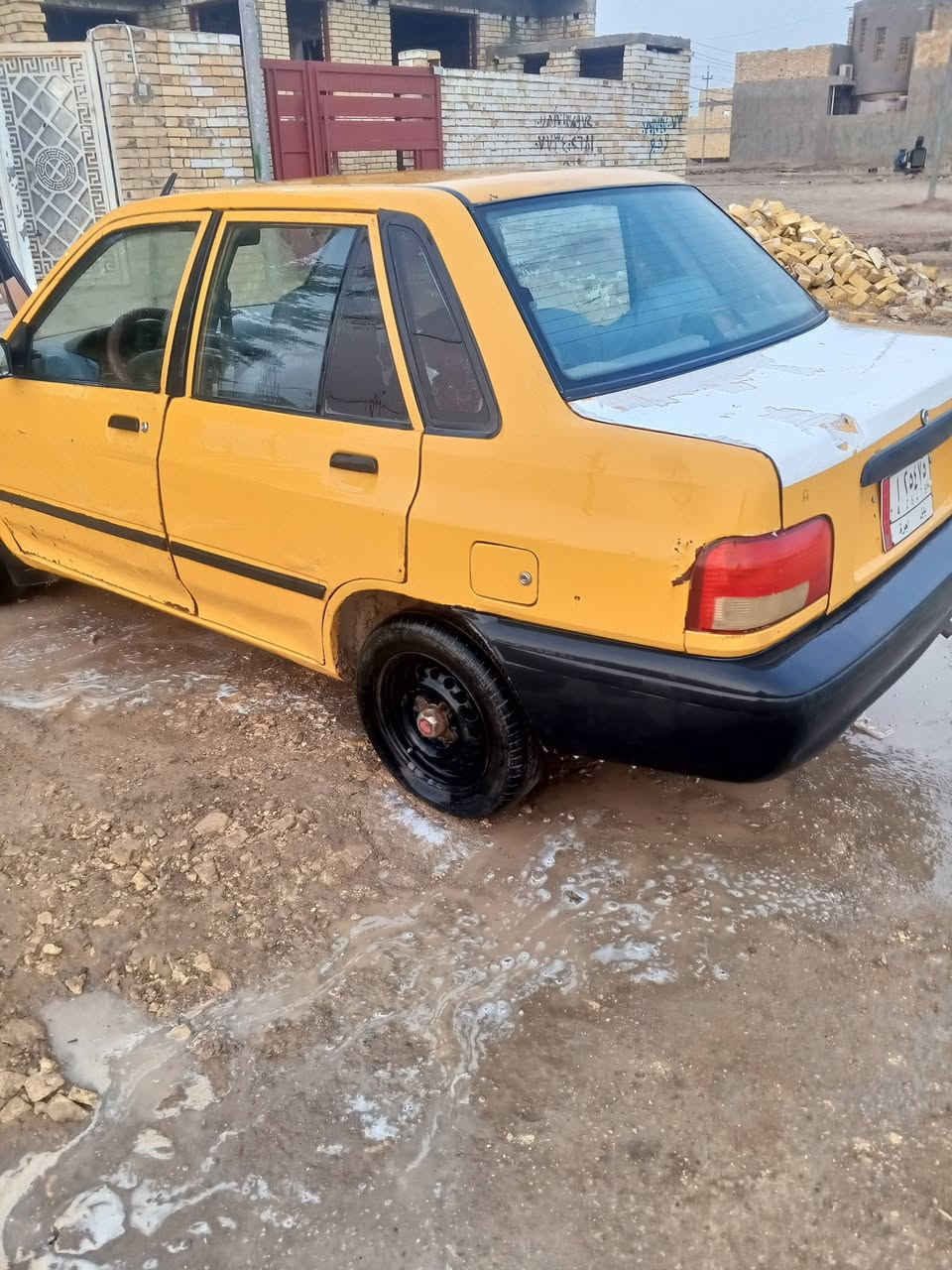 السلام عليكم سايبه للبيع موديل 2011 رقم بابل كير مكفول مكينه بيها بخار شواصي نظيفات سنويه ل 27 هزه جديده راعيها يمي السعر 22 وبيها مجال بسيط 
مكاني كوت رقم موبايل ***********
