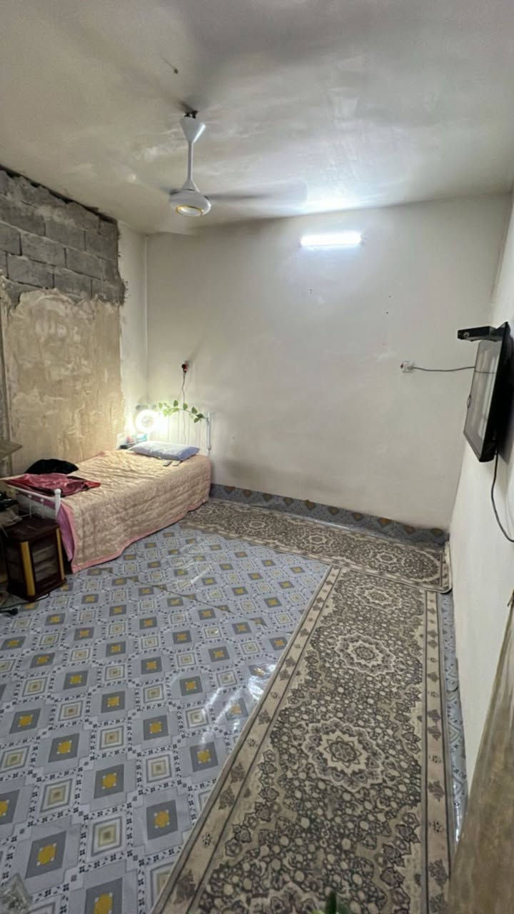 بيت  بغداد الزعفرانية
مساحه ١٠٠ مربع ركن 
البناء يحتوي على غرفتين نوم 
مساحه ٤ /٤ 
+ صاله + مطبخ 
استقبال ٤/٥  
الاستفسار***********
واتساب قرب أسواق تفاحه السعر ٧٥وبي مجال
