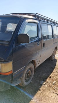 تويوتا هايس • ١٤ راكب • كهربائيات شغالة