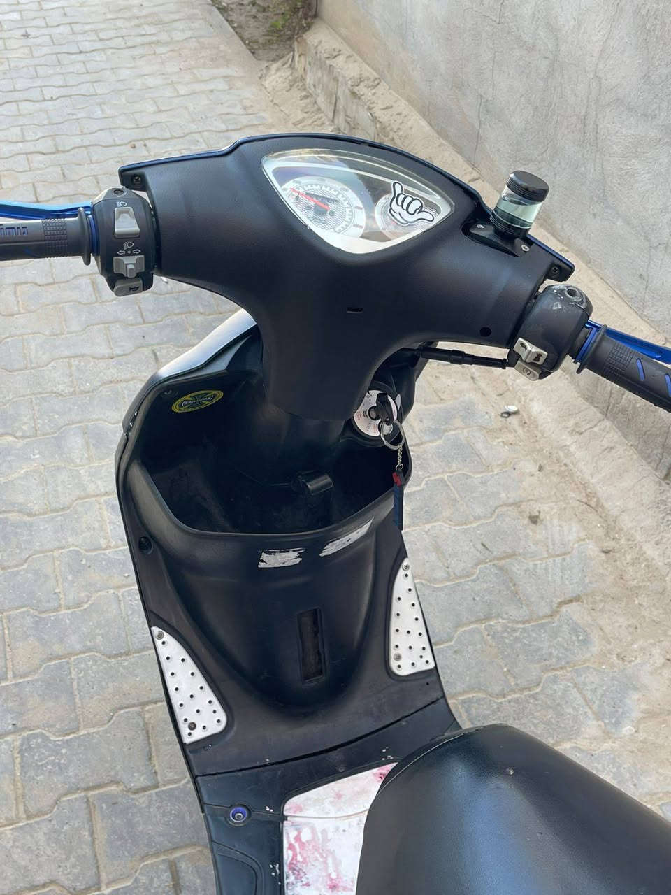 دراجه ماكس للبيع نكره سلف عندك بس لهندر ميشتغل
بوشه 55
صالنصه رياضي +مبخره رياضي 
يدات بريك رياضي 
كلج امامي خلفي رياضي 
دبل خلفي رياضي 
لدراجه حيل نضيفه
سعره 650وبيه مجال بسيط
العنوان عامريه الفلوجه مجمع الاخاء السگني
لتواصل(***********)
