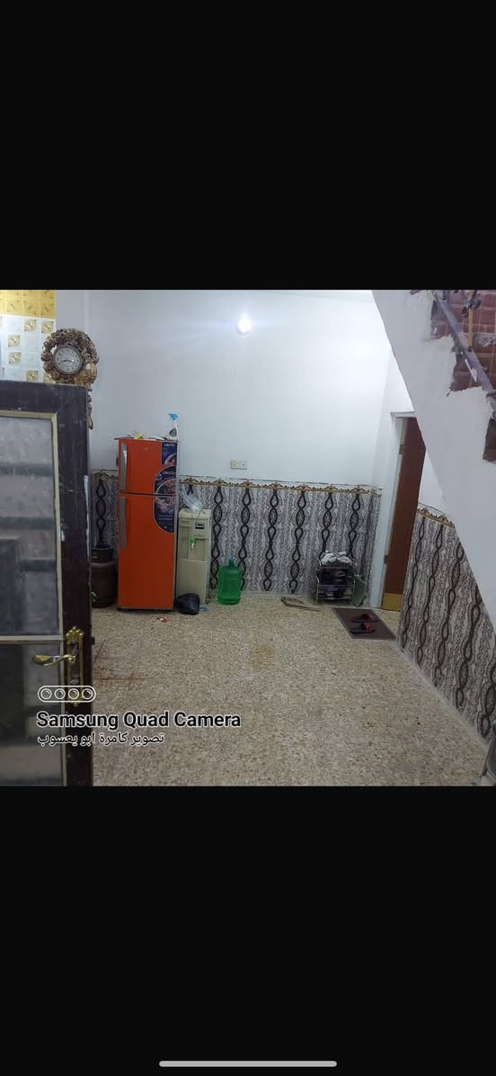 بيت 50 متر ركن زراعي سند 117 منطقة الشبانات البزل الثالث قرب دار الايتام والحولي ابو مهندي المهندس كول الخدمات متوفره في باب البيت مجاري محوله كهرباء ماء الابي كيبور مولد الكل باب البيت بالقرب من الدار مدارس البيت جاهز للسكن غير مسكون فارغ حاليآ طابق الاول مطبخ صاله صحيات غرفه كاملات كونكريت كاشي سراميك كيزر تانكي ماء كهربائيات الكل جاهز 
(طابق الثاني غرفه كبيره غرفه صغيره عوزهن لبخ والسقف سندويج ) السعر 28 مليون 
للاتصال ***********
