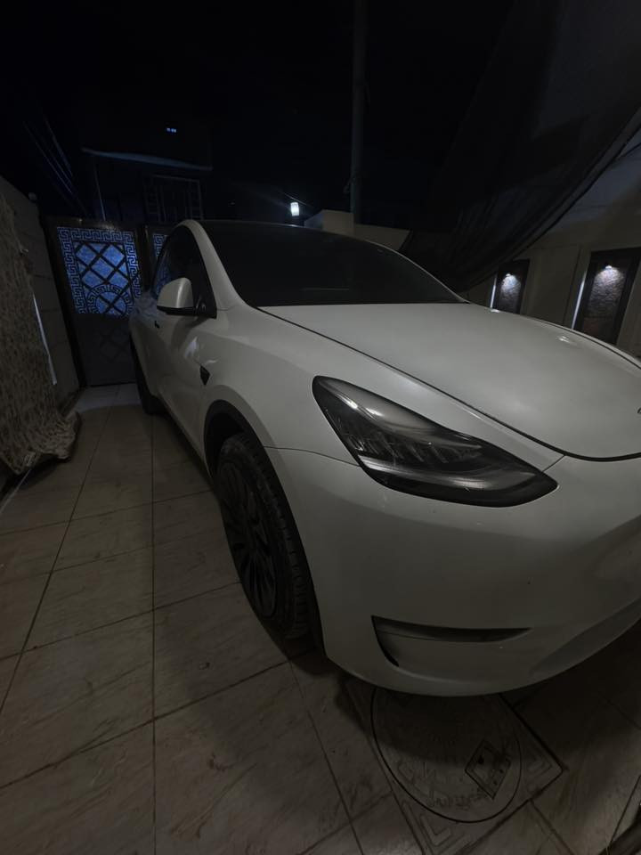 للبيع 
Model Y 
2023  DUAL MOTOR 
لونك رينج 
ماشية 70 
رقم بغداد 
حادثها جاملغ خلفي و هلال الباب 
بدون ايرباك صور الحادث مرفقة 
اون لاين 
و بيها حساب بالشركة
و الخ من المواصفات

للبيع 
23000$ و بيها مجال 
***********
