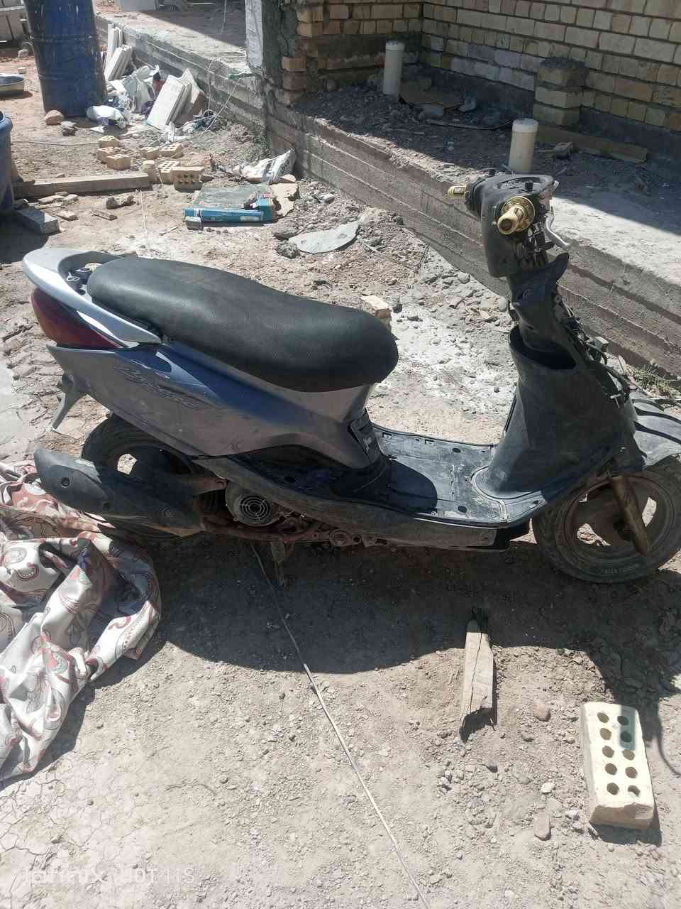 من رخصت مدير الكروب 

السلام عليكم دراجه بريز بدون اوراق محرك نضيف لا تبخير ولا تنقيص الدراجه مثل ما شفتو عوزها تعمير شغاله هندر واحد عوزها شويه ترتيب السعر 200 قفل أو مراوس ب 4 كير وانطي فرق. *********** بي واتساب وموجود عل خاص    

 مكاني بغداد البياع قرب تقاطع الربيعي
