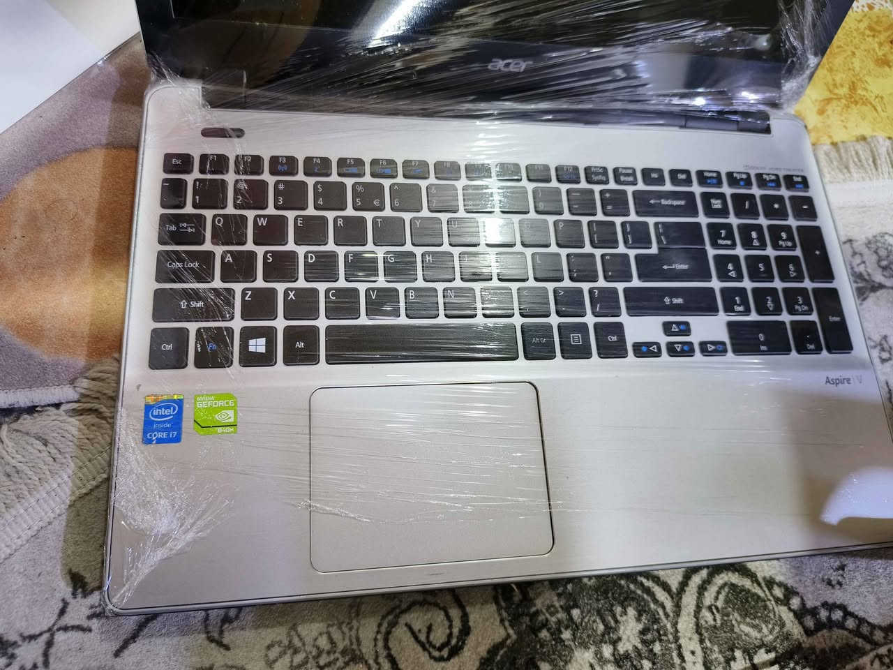 لابتوبacer core i7 gn5 
كور اي سفن جيل الخامس. 
هارد ٢٥٦ ssd
رام ٨ كيكا
كارت شاشه خارجي ١ كيكا
مثل ما موضح بالصورة جهاز شغال
ملحقاته فقط شاحنه. 
مفيد للدراسه والبرامج والالعاب الوسط. 
ب ٣٠٠ البصرة, العراق


**إذا كنت صاحب هذا الإعلان وتريد حذفه لأي سبب، رجاءا أرسل رسالة إلى الدعم الفني**