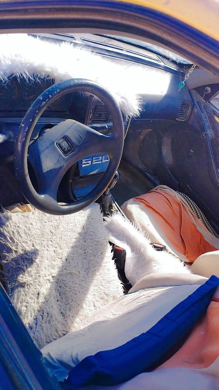 السلام عليكم سياره بيجو للبيع ماندل راعيه السعر 8اوراق وبيه مجال واذا اكو ستوته اورا ق مراوس عادي  *********** هذه رقمي
