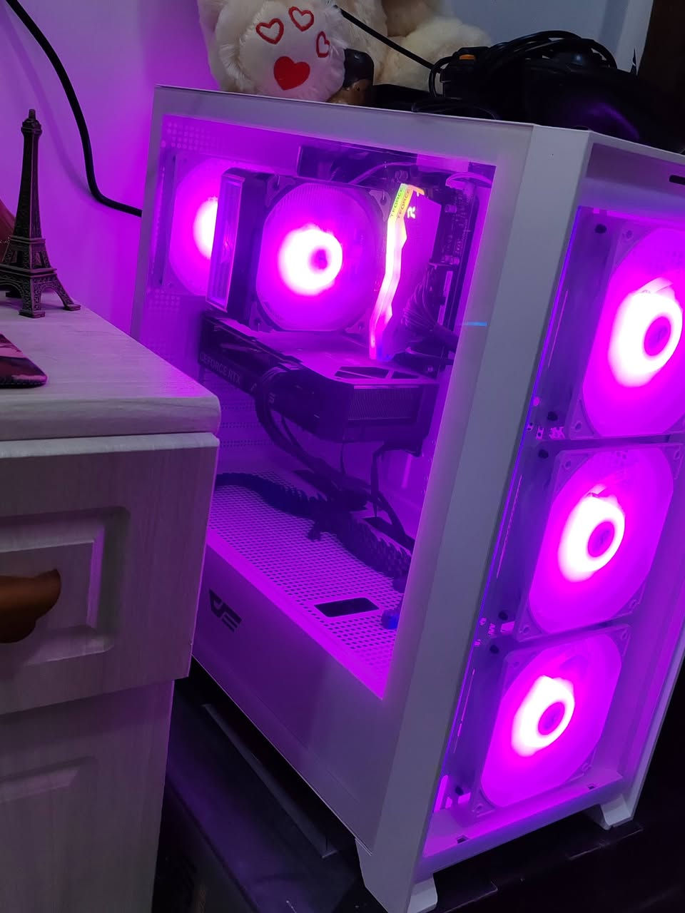 PC كامل للبيع
المواصفات\المعالج/i5 14400f
كرت الشاشه /rtx5060
المذربورد /MSI PRO B760M-E DDR5
التخزين /WD 5200MB 1TB
البورسبلاي /ROCKET 650W
الرامات /t-force 16GB  ddr5 
الكيس/DARK FLSH DRX 90 
المبرد /DEEPCOOL GAMMAX AG400
مع شاشة ASUS TUF 
VG27AQ3A 27" 1440p 180HZ
ومع سماعات محيطيه و ماوس و كيبورد و ايضأ UPS اونلاين 1KV
للأستفسار الاتصال على
***********
العنوان الناصرية
السعر مليون و900
