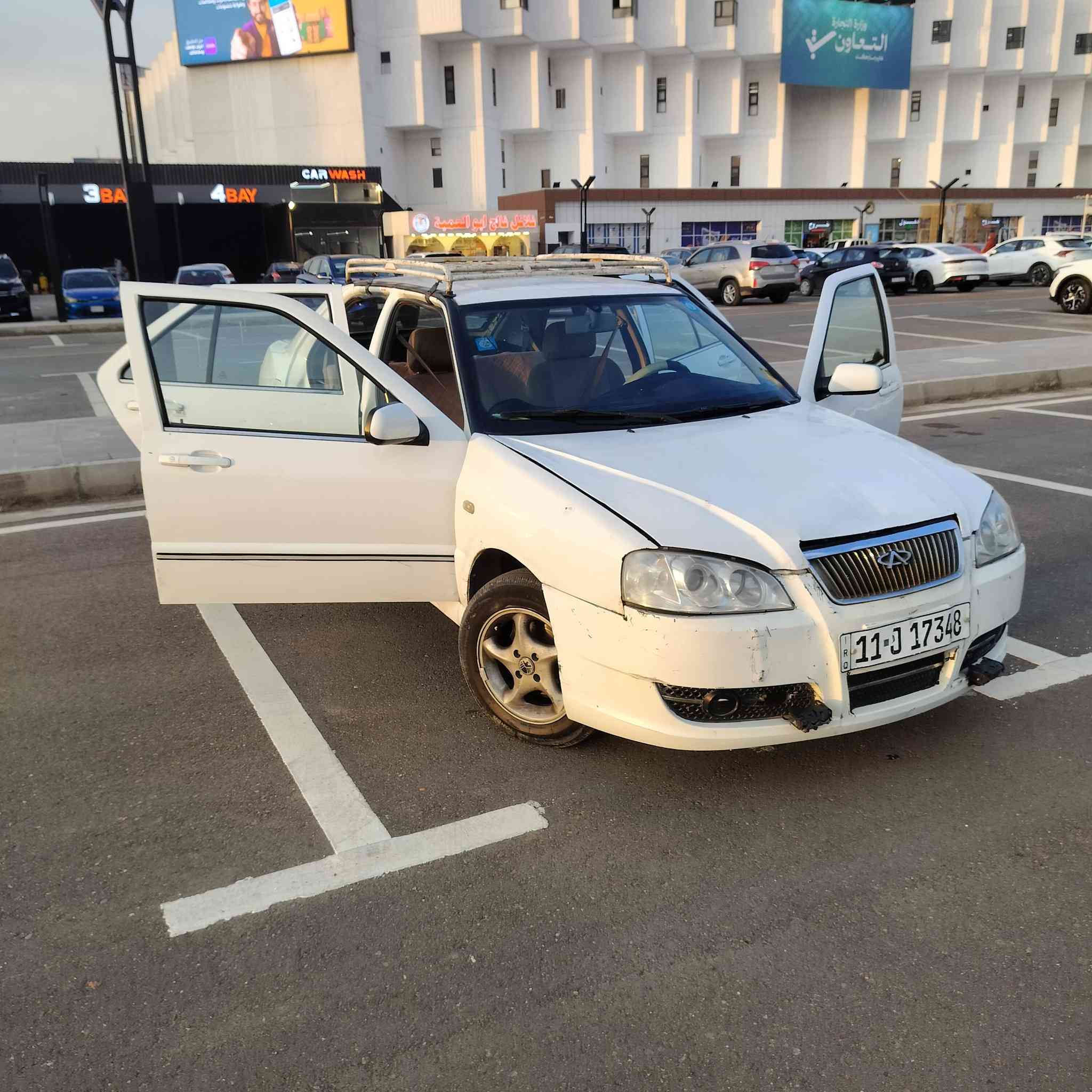 سلام عليكم شيري اكوين
موديل 2011 
بيع سريع 
صدر امامي خلفي جديد ثاوزن جديد 
شاشه + كامره خلفيه 
محوره كير ومحرك كورله 
بسعر 35 رقه بيع سريع 
بسمي رقم بغداد موقع السياره بغداد 
التواصل ع الراق الموضح 
***********
