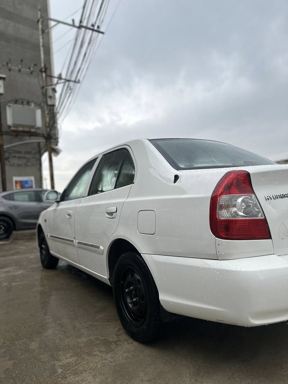 السلام عليكم 
ڤيرنا 2015 خصوصي گير عادي ما معيوده صبغ قليل بل بنيد فقط تبريد تدفئة سنويه 2028 
مكان بغداد غزالية 
رقم *********** 
السعر 75 وبيهة مجال بسيط
