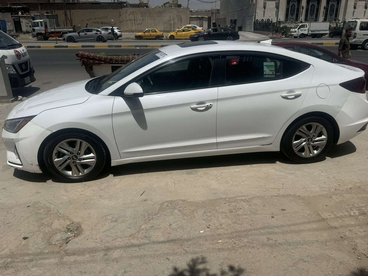 السلام عليكم
النترا 2019 امريكي 
حادثها قبق جنطه وشويه من الجاملغ الخلفي 
مصلحات نفسهن.  السياره ليبل واحد بدون اي تبديل.  بدون دواخل.  لا حوض سبير ولا شاصي. ولا لغد مكفولات.  بجم كبس
بدون يرباك كله سليم  
مكينه 2000دوش.مكفوله  
كيرها atm المرغوب. بلادي  
صدر امامي خلفي. قبل سبوع بدلته  
كله موبز جديد.  
تخم تاير جديد  
تبريد ثلج ⛄️ 
تتفئه  
مواصفات السياره فول 1/1 
بصمه تشغيل 
بصمت ابواب 
بصمه قبق جنطه 
رادرات اماميه 
ردارات جانبيه 
اشاير بلمري 
تتفئه كشنات 
وضعيات قياده 
نضام الايكو 
بكلايتات لد 
لايتات زنون عدسه 
شاشه كامره 
تحكمات ستيرن جهتين 
وبعد بيها مواصفات. 
السياره ماشيه. 90حقيقي 
السياره رقم بغداد 
بسمي. 
هزه جديده ورقم جديد 
وسنويه ل29 صور الحادث بلمنشور 
مكان السياره بغداد.  
ملاحضه وين ميعجبك تفحص افحص 
***********
السعر 125 وبيها مجال.
